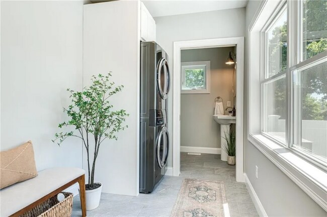 Photo - 5 Coggeshall Ave