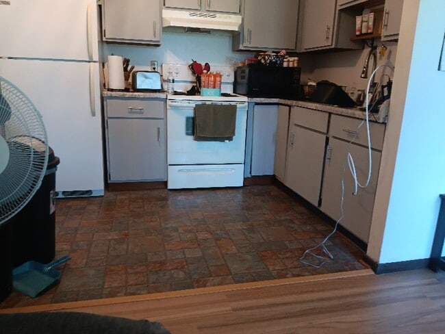 Building Photo - 150 S Sandcrest Ave Rental