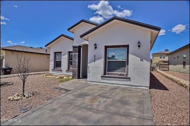 Photo - 452 Isaias Ave.