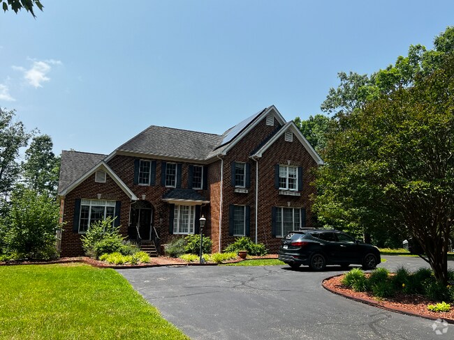 Building Photo - 3068 S James River Hwy Rental