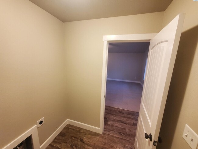 Photo - FOR RENT SAGECREST