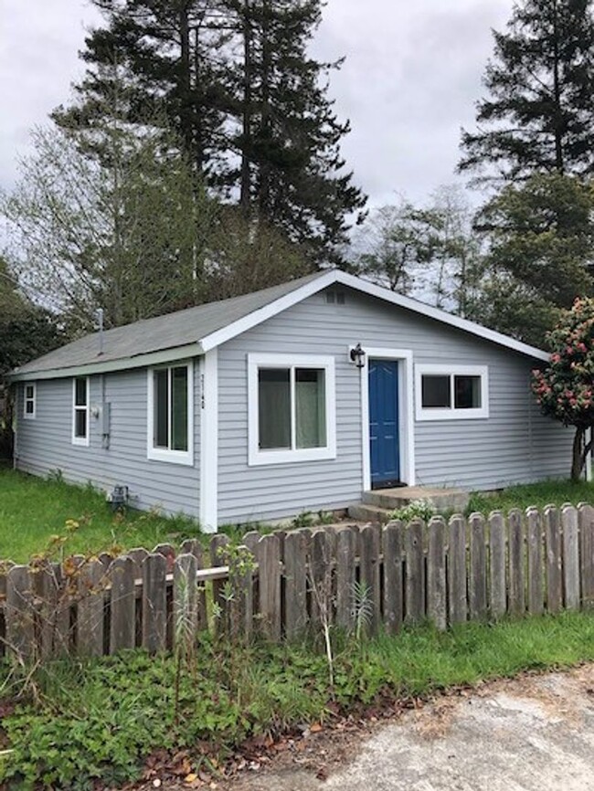 Super Cute Small, Home in McKinleyville - Super Cute Small, Home in McKinleyville