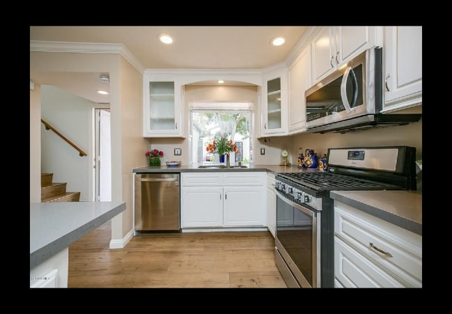 Photo - 974 Lighthouse Way