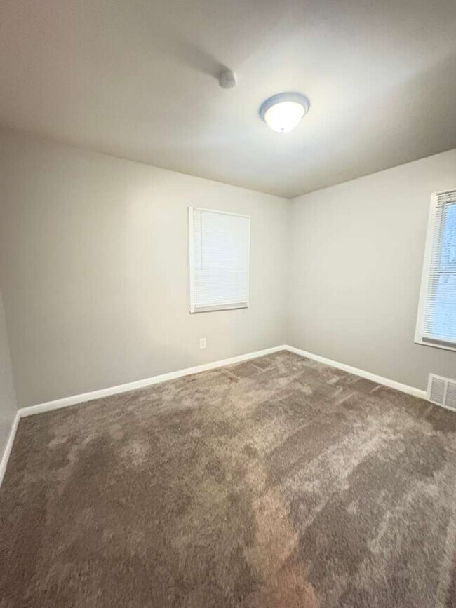 Photo - 12011 Evergreen Rd