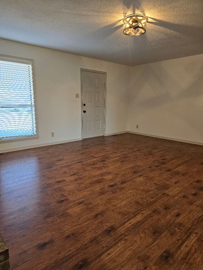 Photo - Newly Renovated 3/2/2 with Cul-de-Sac Location