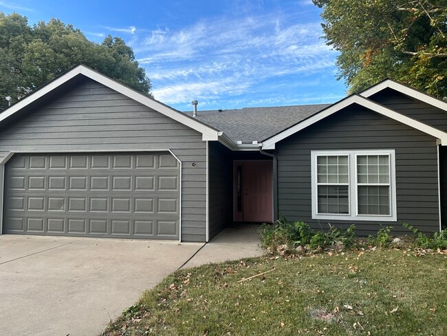 Building Photo - 847 Locust St