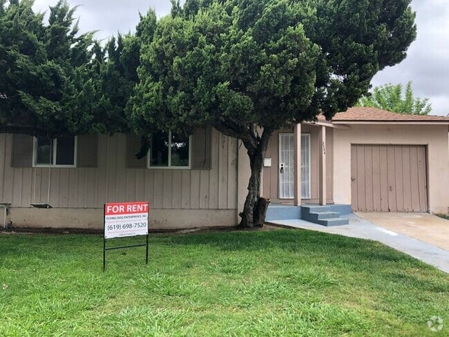Building Photo - Just in Time For Summer: Charming home wit...