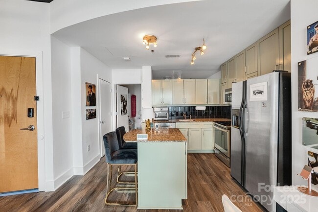 Photo - 505 E 6th St Unidad 1006