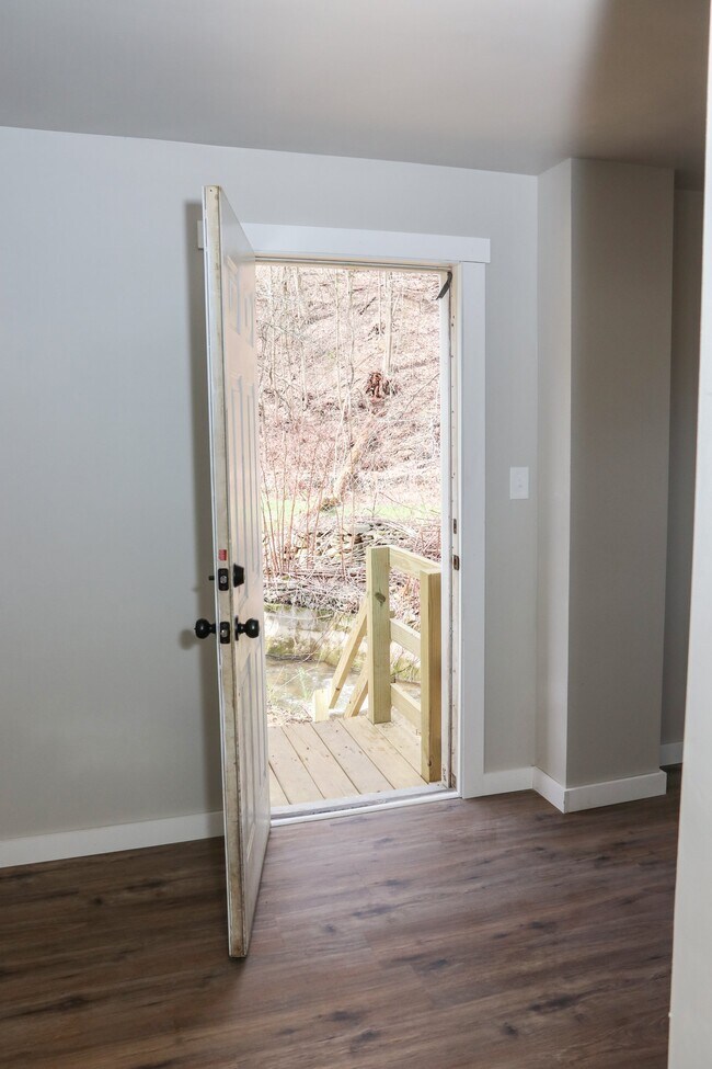 Photo - 489 Evergreen Rd Unit 489B Evergreen Rd