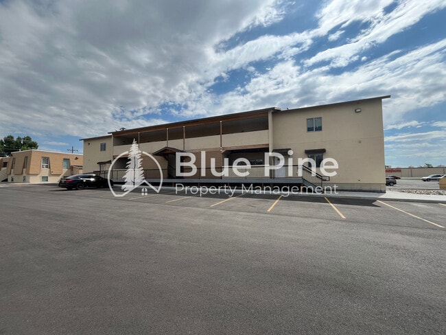 Building Photo - 1444 E 17th St Unit 2 Rental