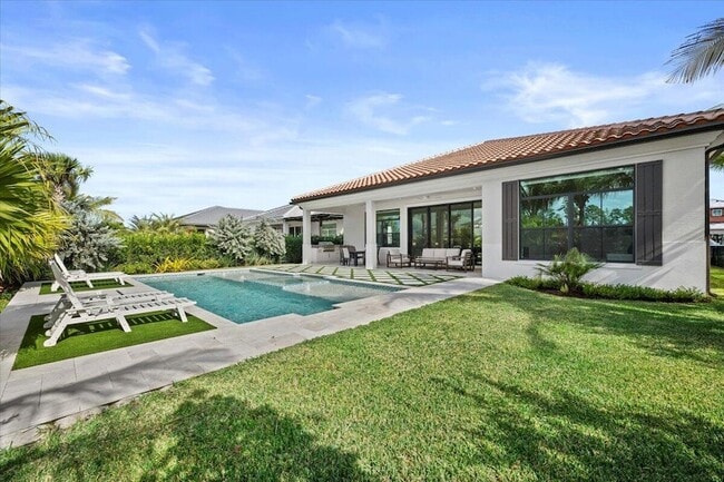 Building Photo - 13621 Le Christine Dr