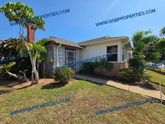 Gorgeous Turnkey 4 BD / 2.5 BA Home in Hawthorne