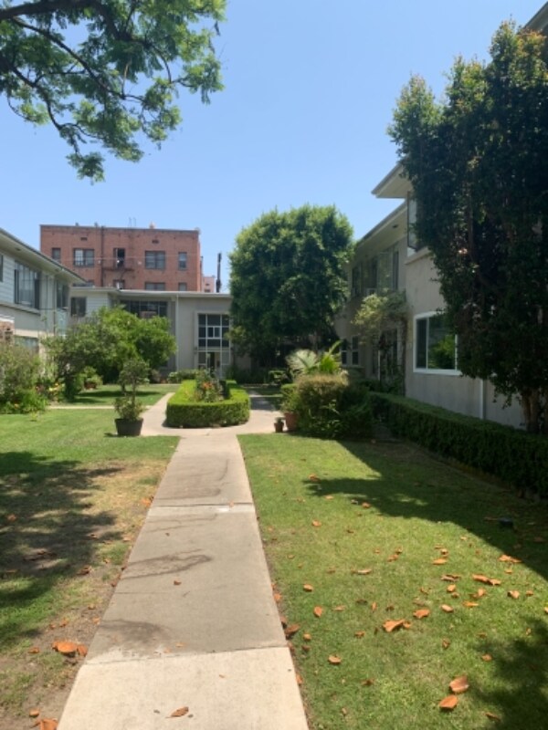1214 S Bronson Ave