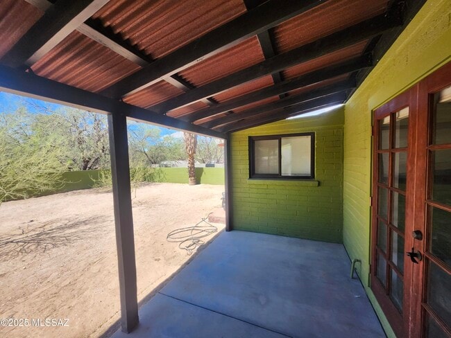 1325 N Alamo Ave