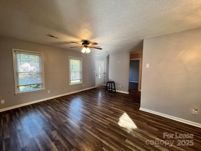 Photo - 222 Sikeston Ct