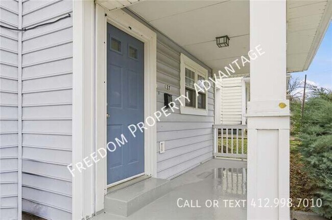 Photo - 137 Freeland St