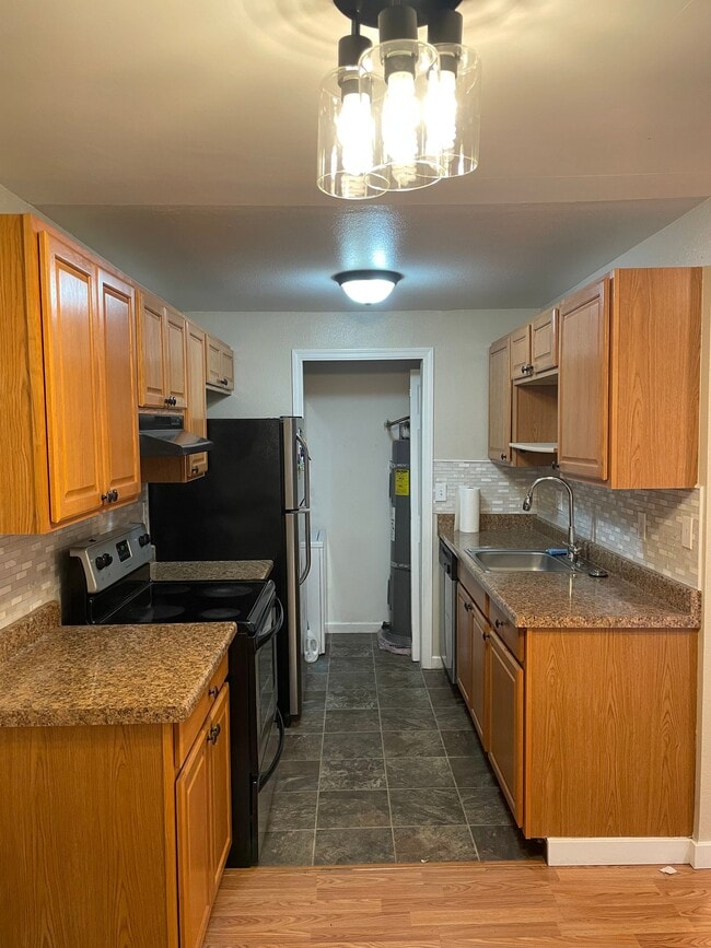 Photo - 2020 Grant Ave S Unit K102
