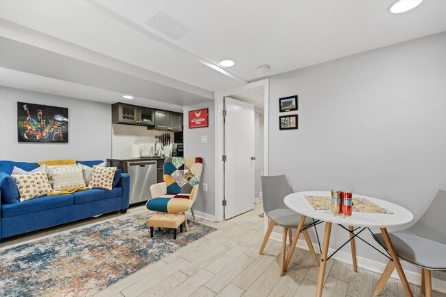 Building Photo - 814 Randolph St NW Rental