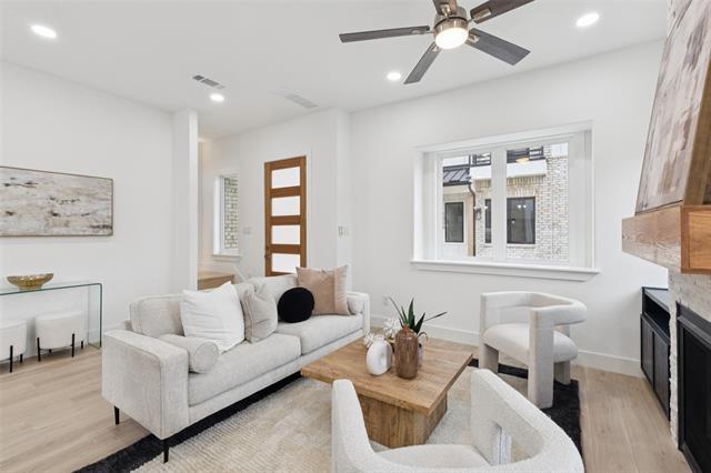 Photo - 1000 W 10th St