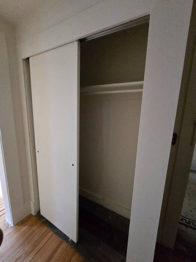 Photo - 40-21 67th St