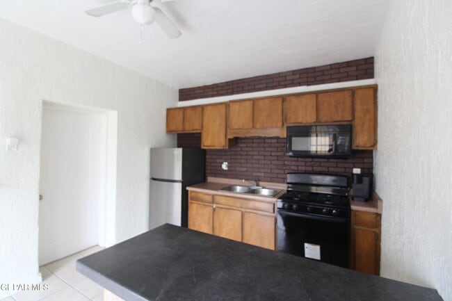Building Photo - 601 N Copia St Rental