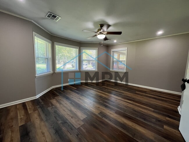 Photo - 616 Lakeshore Dr