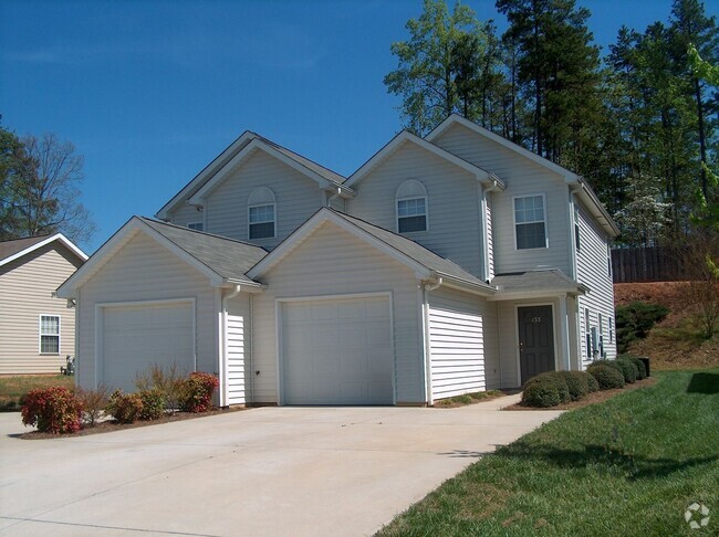 Building Photo - 131 Springwood Ln Rental
