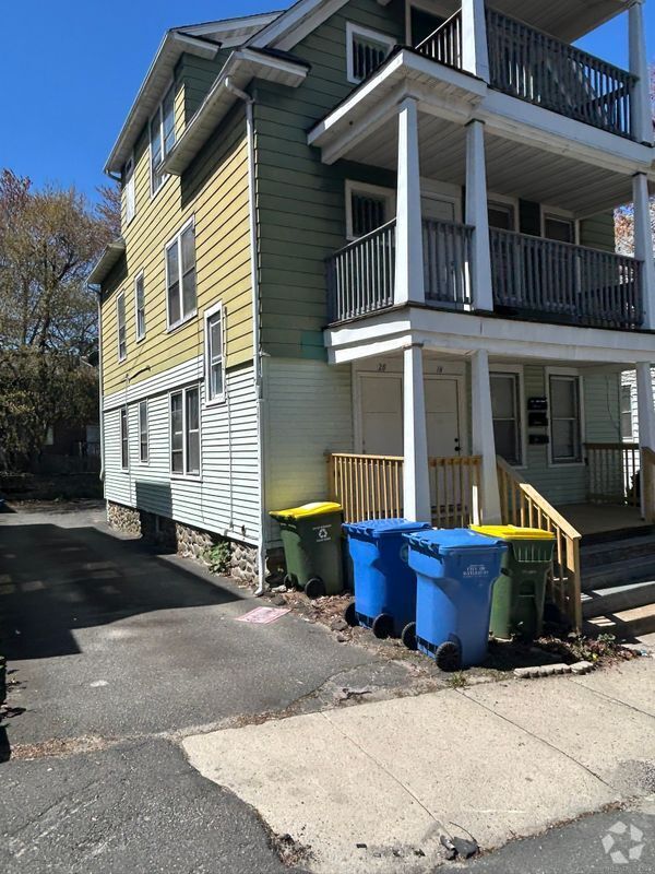 Building Photo - 18 Eastwood Ave Rental