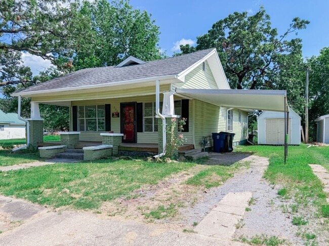 Photo - 308 W Seminole Ave