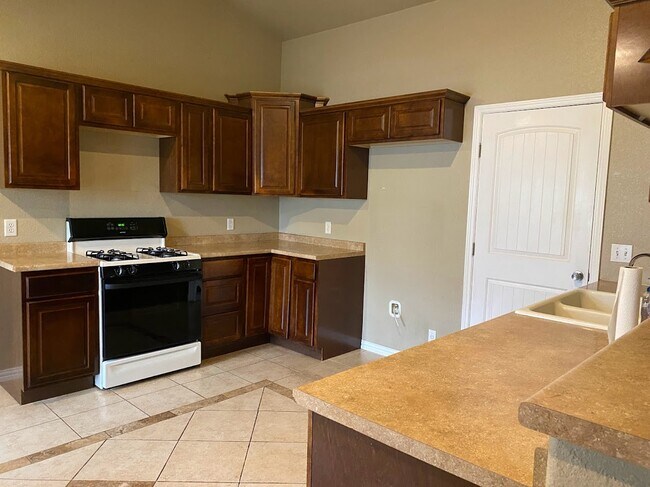 Photo - 6907 Dubuque Ln