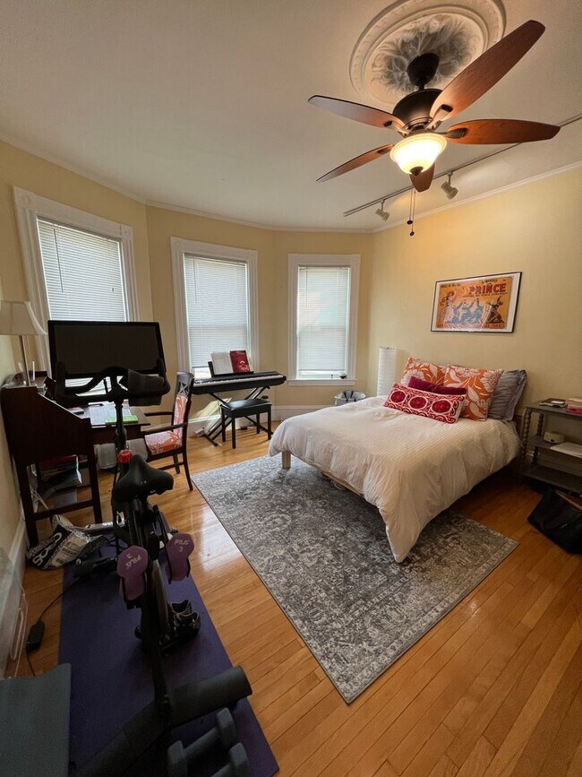 Photo - Amazing 4 bed 2.5 bath in Cambridge....