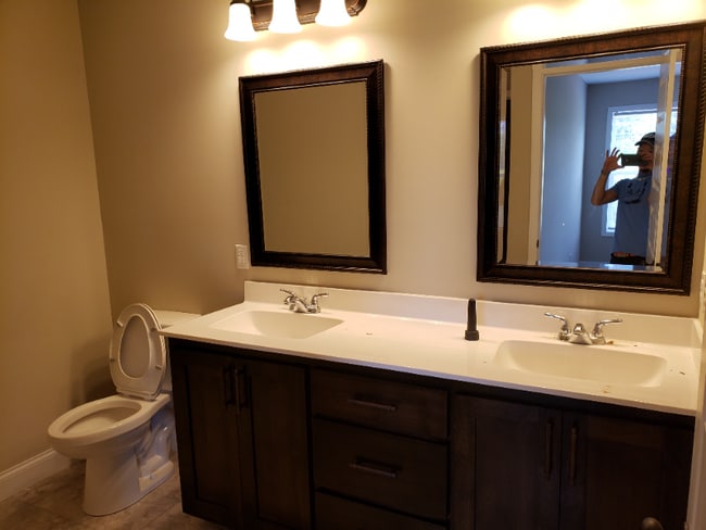 Photo - 503 Holladay Rd