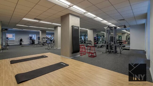 Photo - 102 W 27th St Unidad 17E