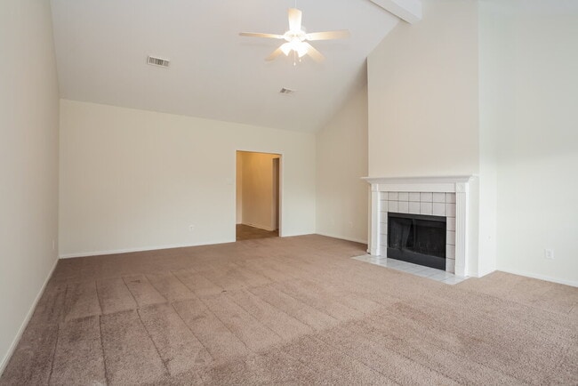 4427 W Thunderwood Cir
