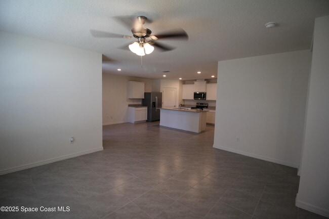 Photo - 4887 Barr St