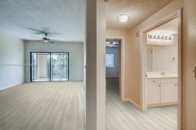 Photo - 3018 Alcazar Pl Unit 103