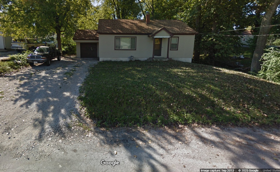 Photo - 214 Poplar St House