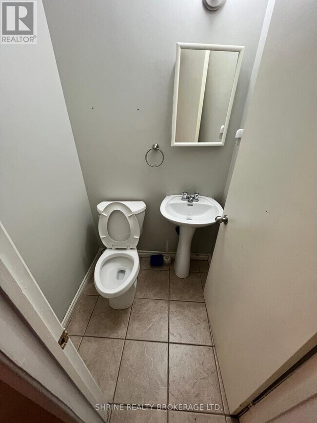 Photo - 690 Little Grey St