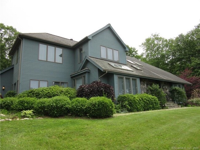 Building Photo - 18 Fox Run