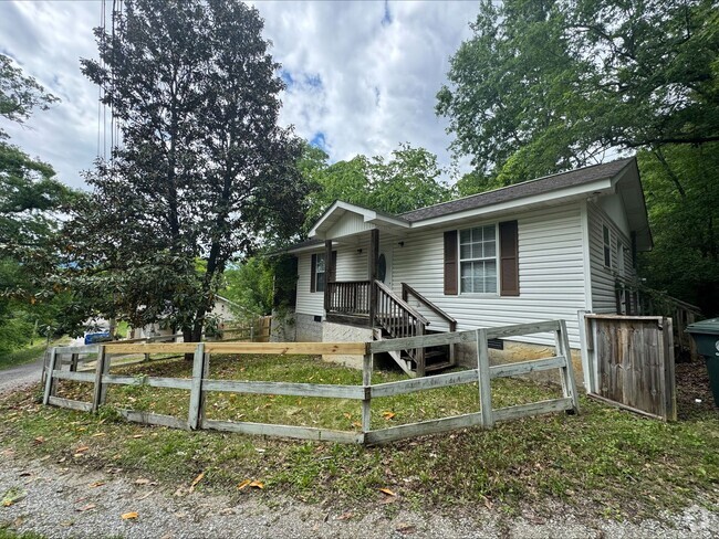 Building Photo - Downtown Living! 1 Bedroom, 1 Bathroom Hom... Rental