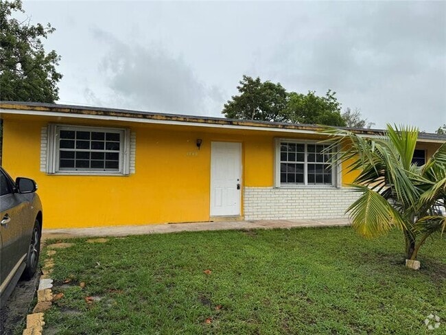 Building Photo - 1740 SW 70th Way Rental