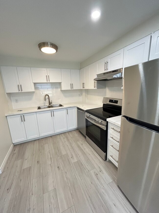 Photo - Beautiful 1 Bedroom Across From Gage Park on Main Floor Unit 105