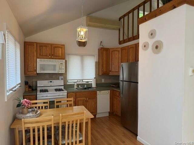 Photo - 126 Lynn Ave Unit 7
