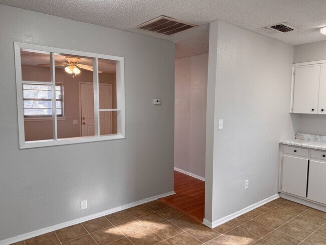 Photo - 3 Bed 1.5 Bath Home In Lynnwood