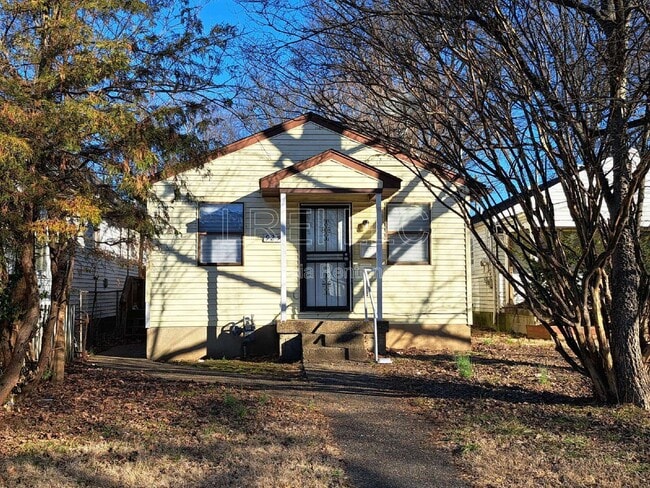Building Photo - 929 Camden Ave