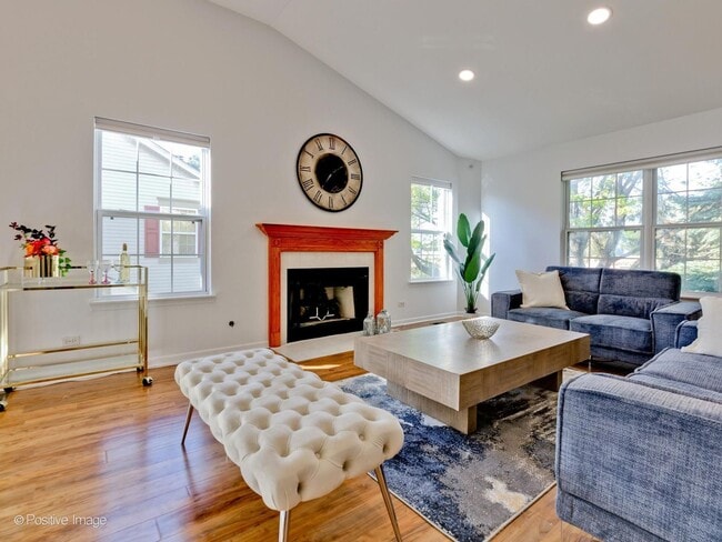 121 Commons Ct