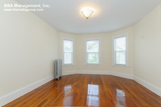 Photo - 20 Montfern Ave Unit 3