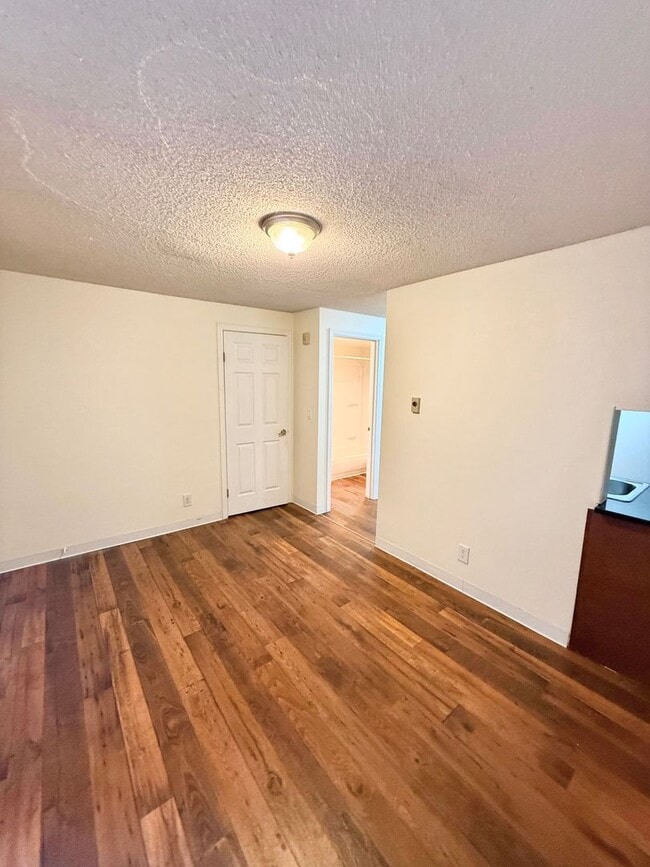 4259 8th Ave NE Unidad 4
