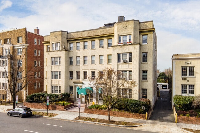 3022-3026 Wisconsin Ave NW - 3022-3026 Wisconsin Ave NW