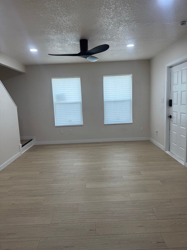 Photo - 523 Ramsdell Ave